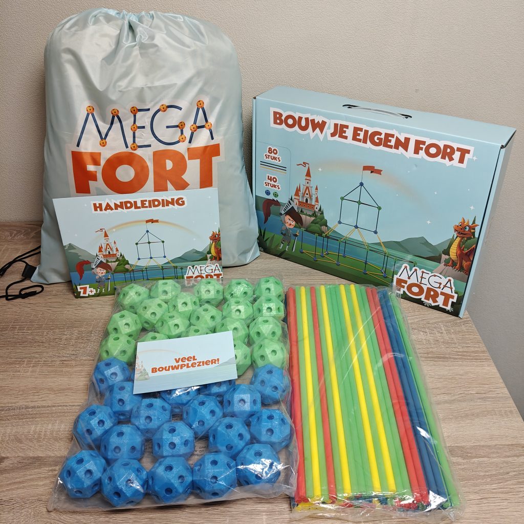 MegaFort set inhoud: doos, tas en stokken